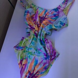 SUPER CUTE TIE DIE SWIM SUIT